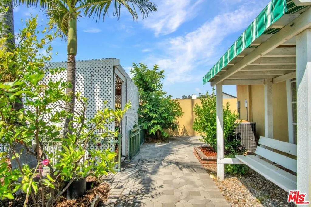 5222 Los Franciscos Way, Los Angeles, California 90027 home-pic-36